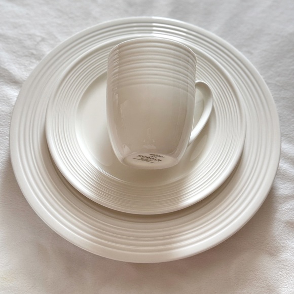 Gorham 1831 Bone China Woodbury White 12-Piece Dinnerware Set Brand New - Picture 1 of 4